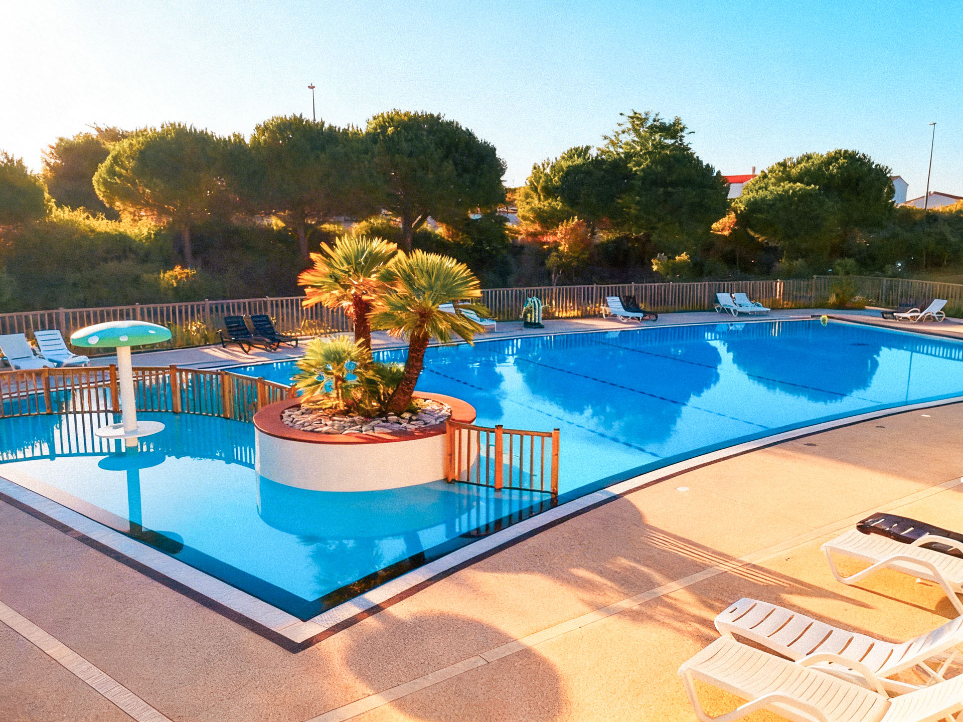 piscine camping platin redoute espace aquatique soleil