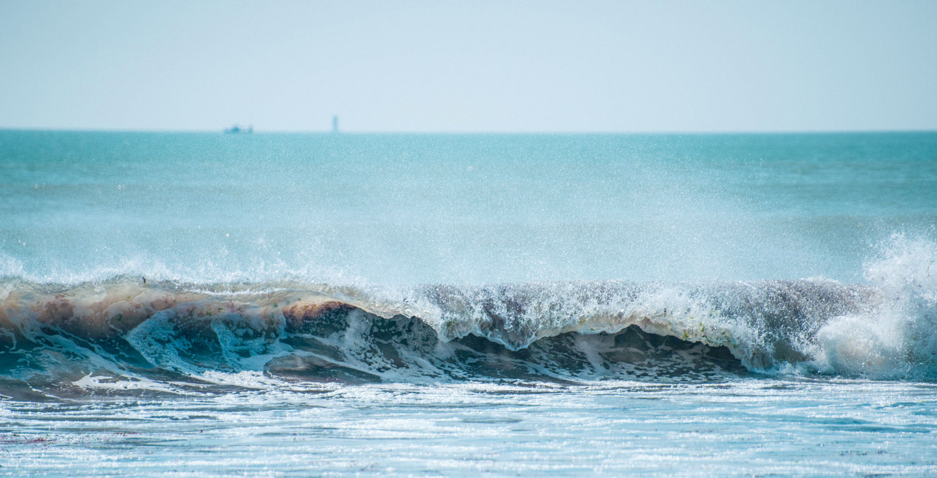 vague océan île de ré charente camping